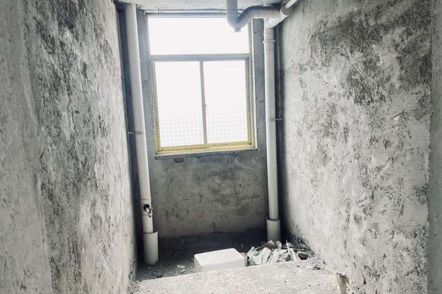 湖北省十堰市房县城关镇炳公村十组1幢701(南)