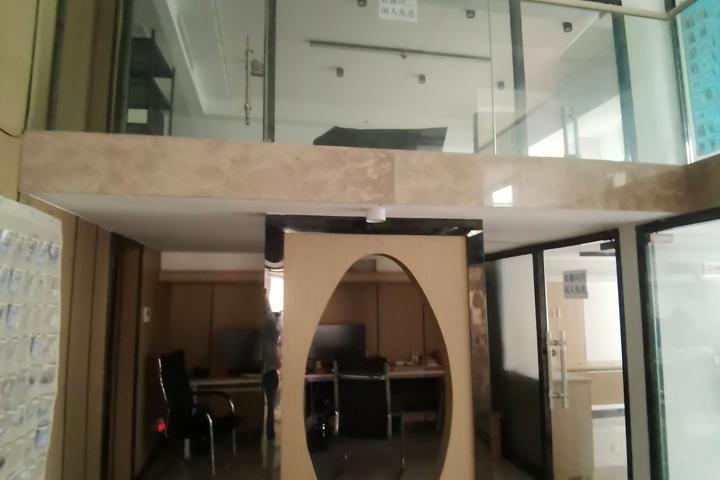 坐落莆田市荔城区镇海街道荔园东路1688号正荣财富中心A区1号楼1401室、1402室、1403室的房地产