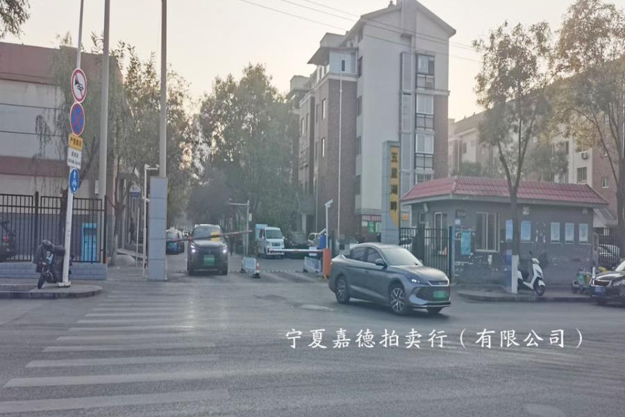 宁夏回族自治区银川市金凤区正源南街五里湖畔52号楼5单元501室及阁楼住宅房产