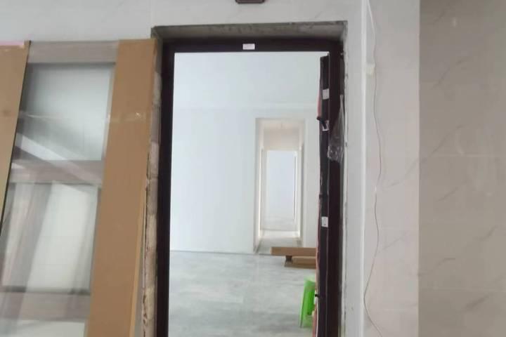 安顺市西秀区虹五路与文轩路交叉口东北侧碧桂园·星湖云境15幢2单元1层1号房屋