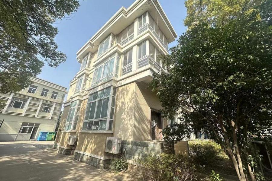 靖江市长江玫瑰园c-72的不动产及附属设施即将拍卖!