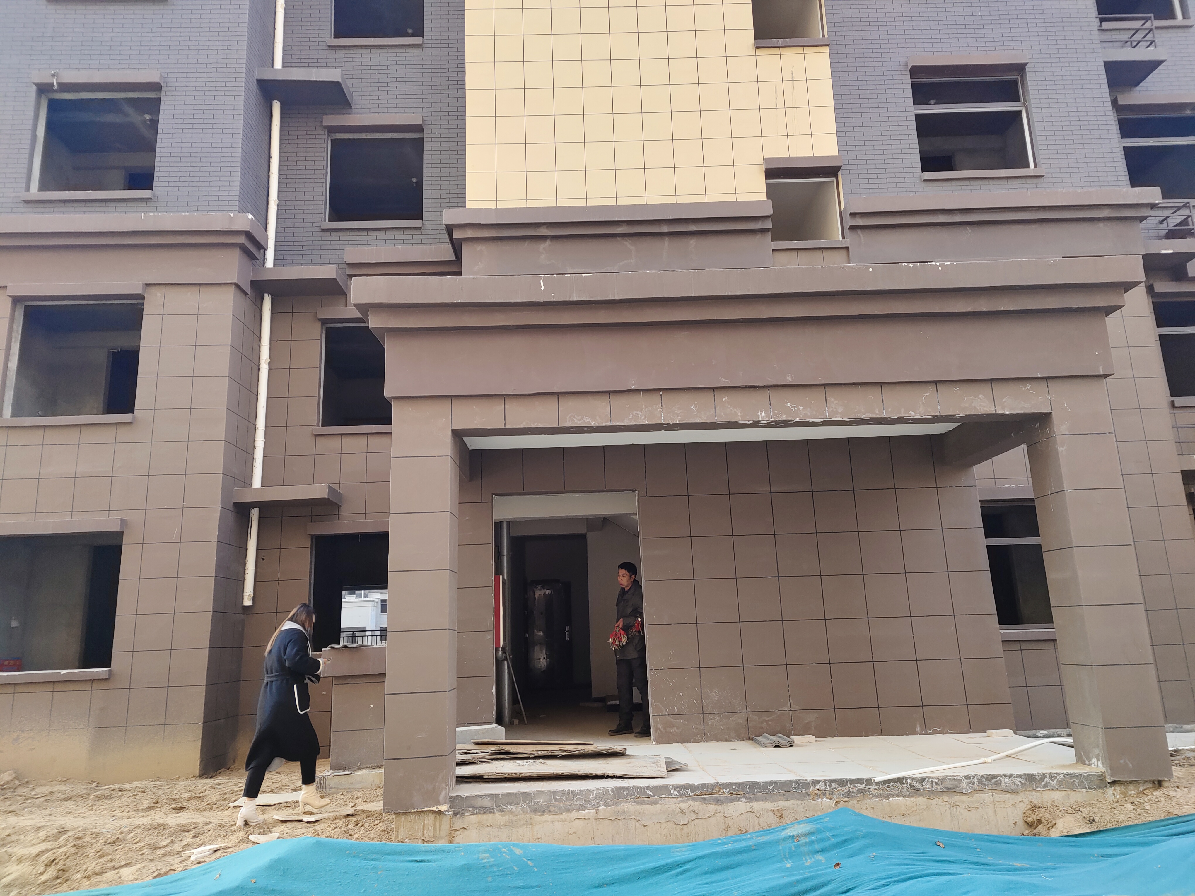 豪拍再现河南省鹤壁市浚县科达清华园小区13号楼3单元202号的房产即将