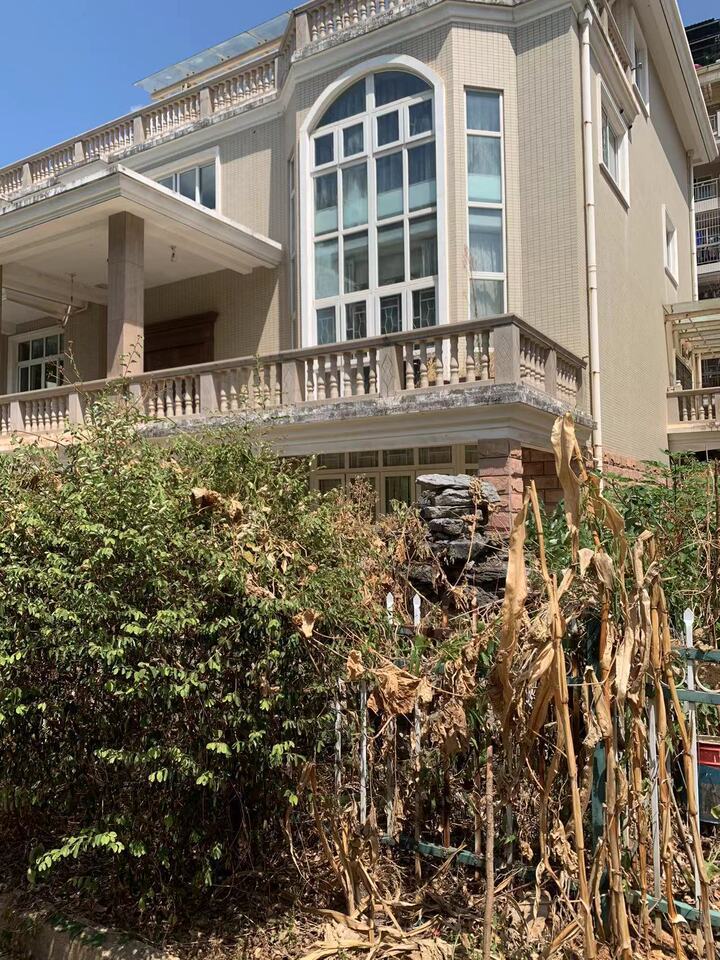 赣州经济技术开发区金东路13号隐龙山庄h2一栋住宅