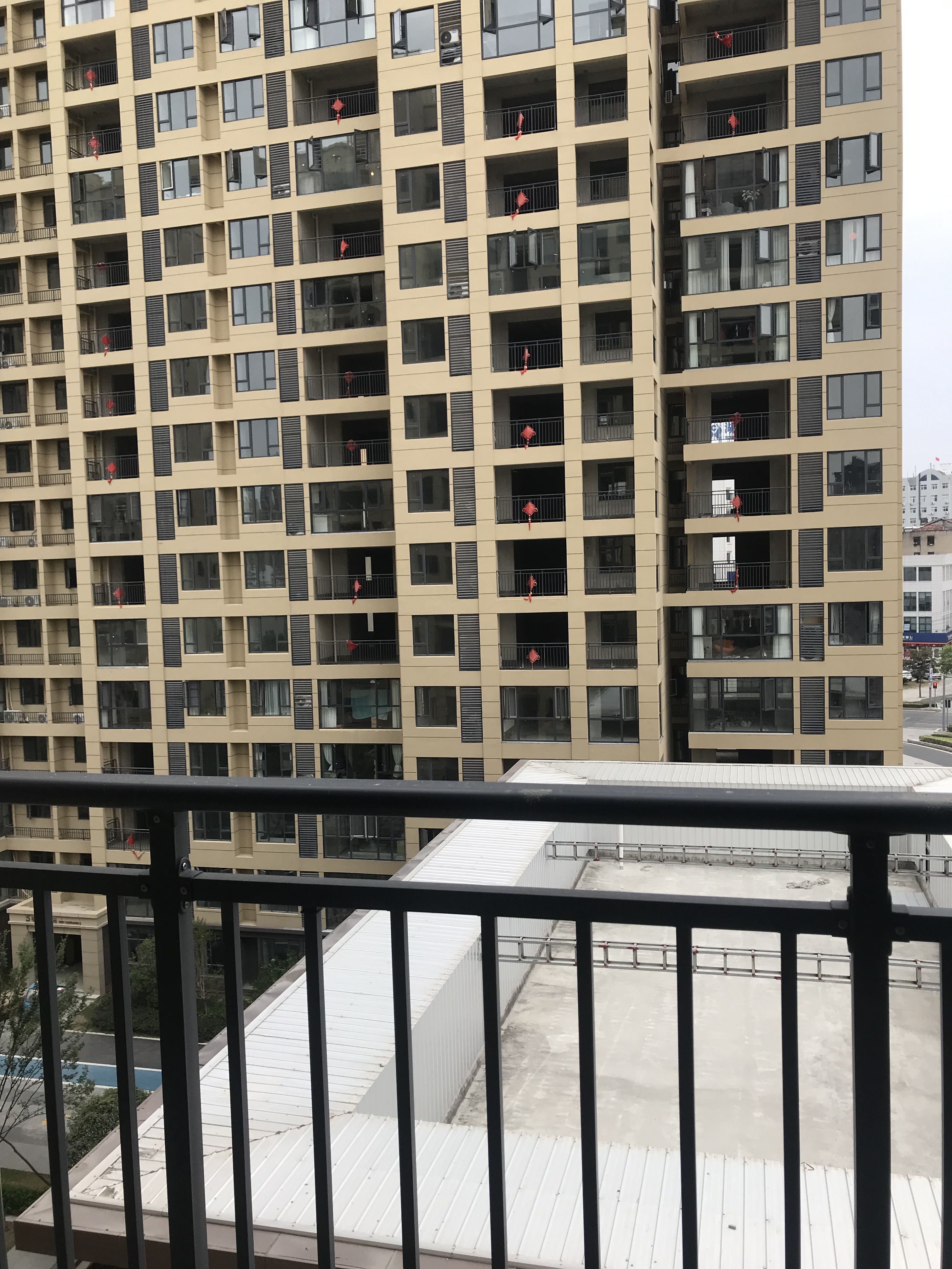 位于京山新市街道新市大道267号9号公馆6号楼1单元801室即将拍卖,起拍