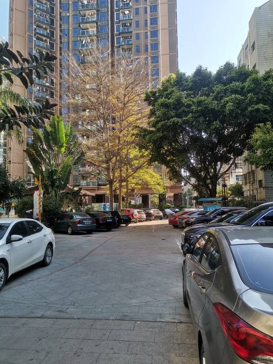 深圳市宝安区福永街道广深公路西侧立新湖花园金永阁5房产