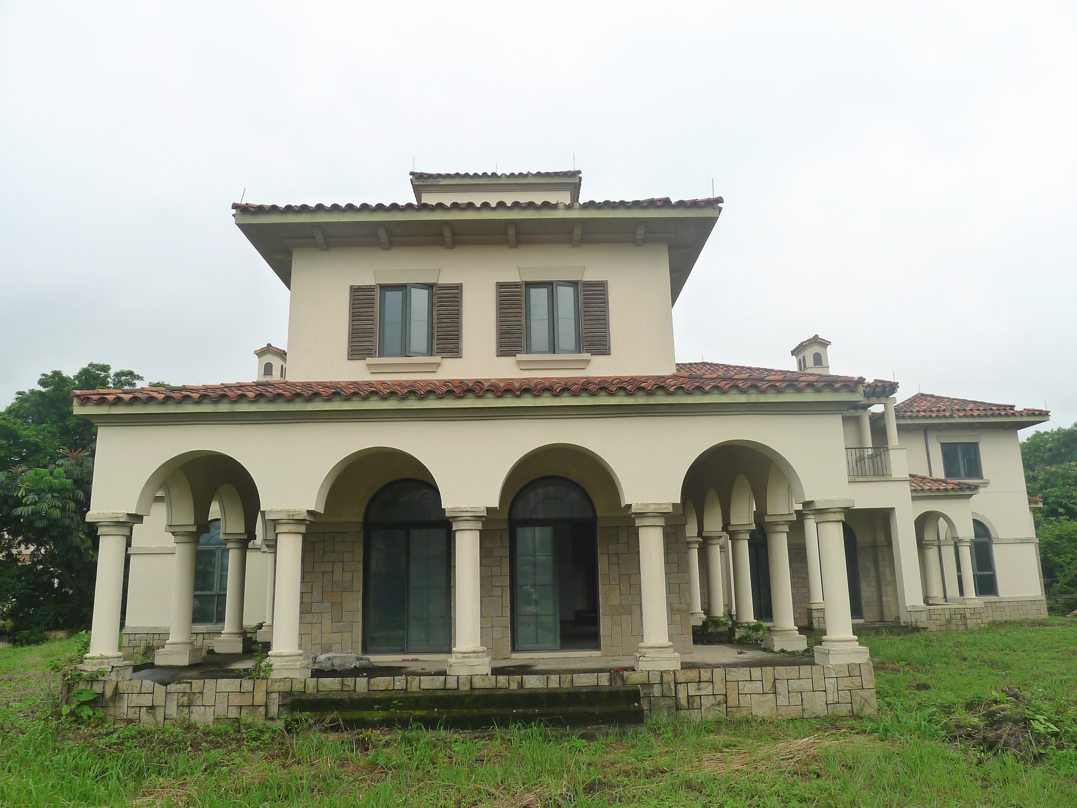 东莞市东城区迎宾路愉苑花园愉逸路11号已成交评估价3553万成交价3