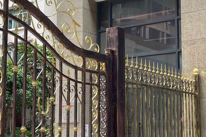 新华禧广场位于汕头市新华禧广场第5幢101连201商铺建筑面积13511平方