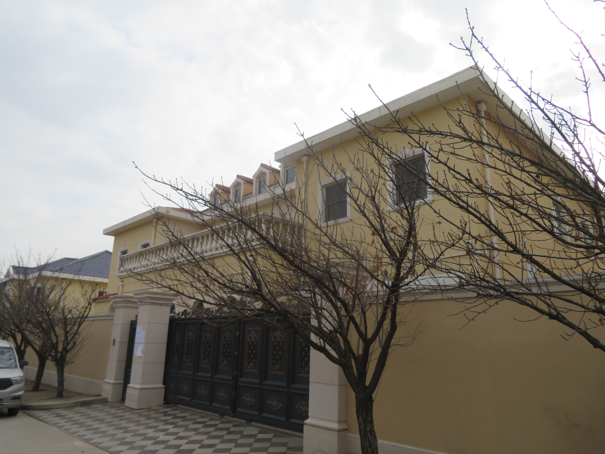 别墅仙霞西里1601号1至3层全部,北京昌平北七家八仙别墅法拍房-房天下