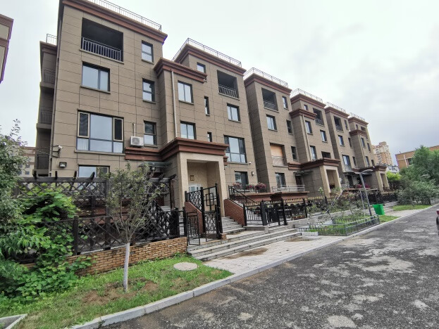 调兵山市中央华府小区a2楼1单元401号及房屋对应土地,铁岭调兵山市